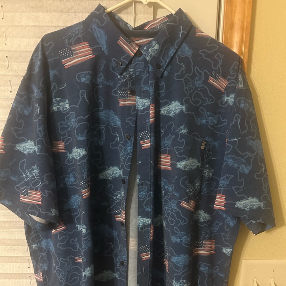 Men’s short sleeve button down shirt